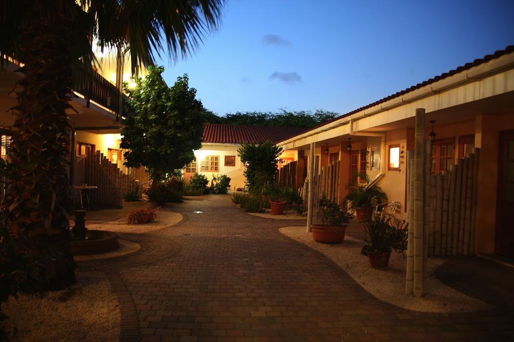 Camacuri Apartments Oranjestad Exterior foto