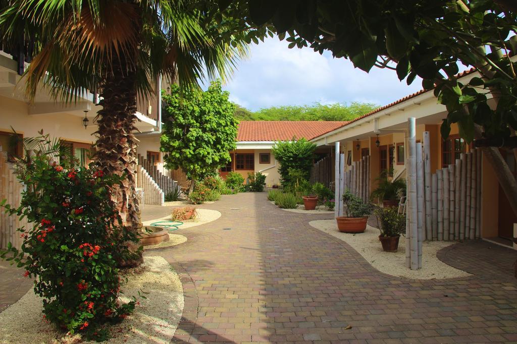 Camacuri Apartments Oranjestad Exterior foto